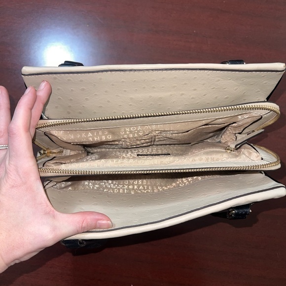 Kate Spade New York Cream and Black Purse Bag Ostrich Embossed Leather - Picture 4 of 8
